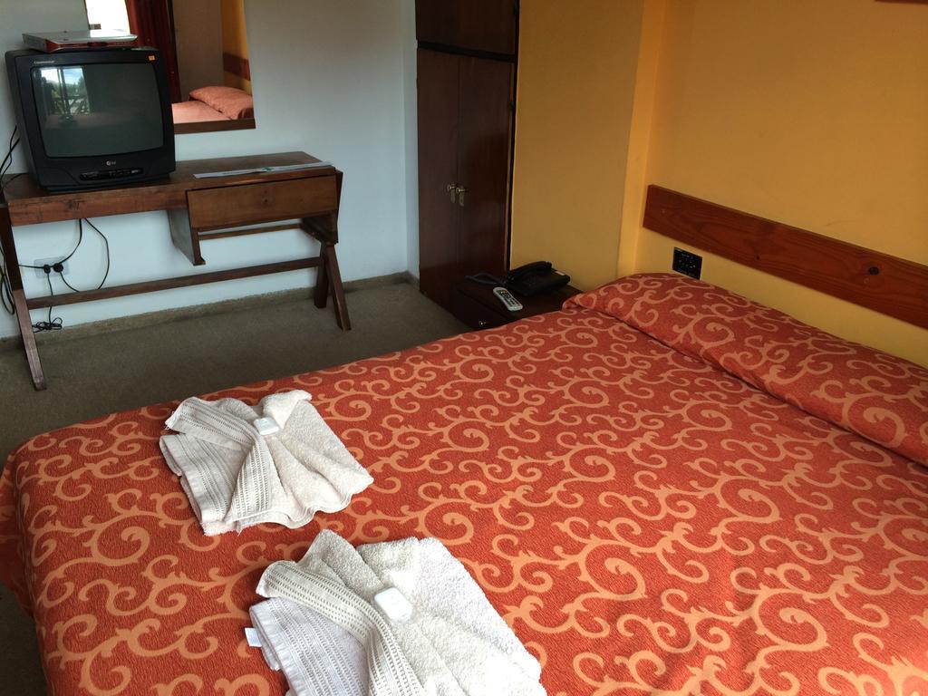 Kuntur Hotel Капила дел Монте Екстериор снимка