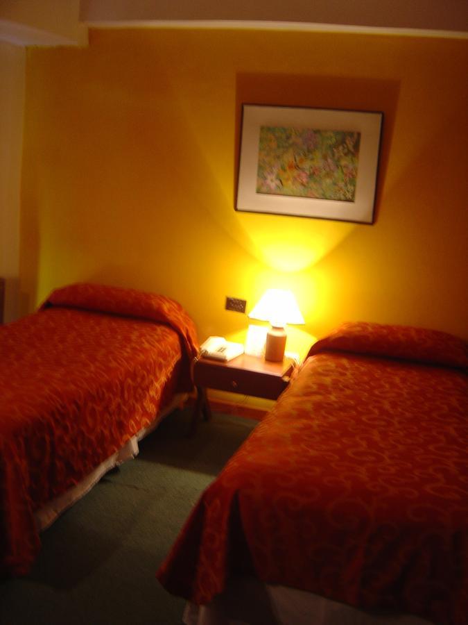 Kuntur Hotel Капила дел Монте Екстериор снимка