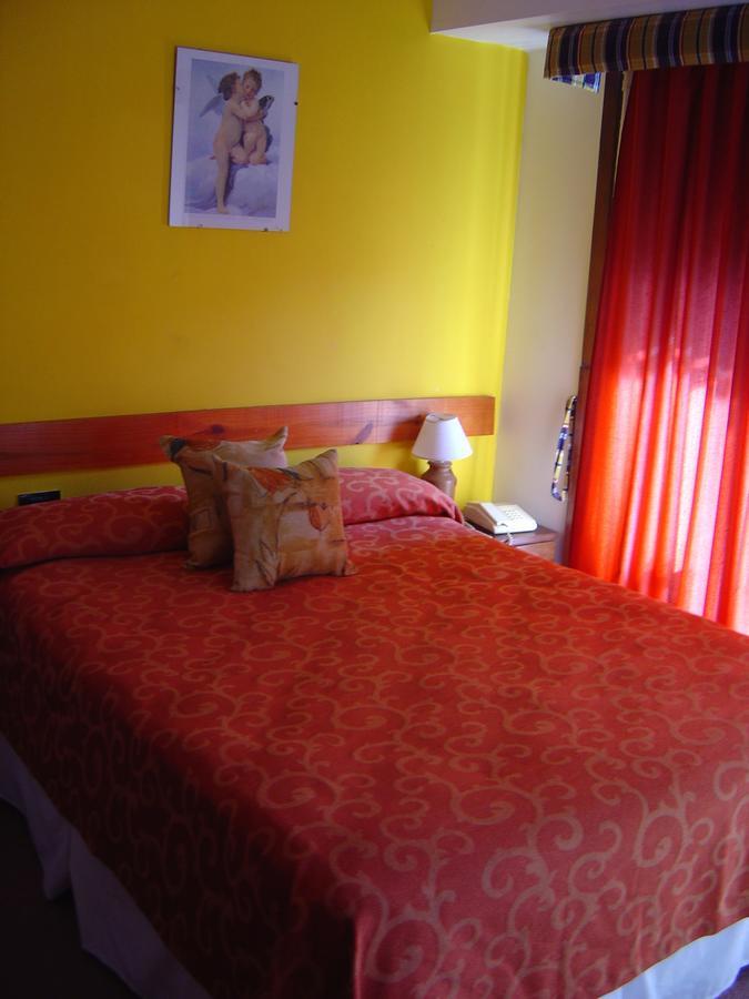 Kuntur Hotel Капила дел Монте Екстериор снимка